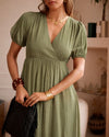 Rückenfreies Kleid mit Schleife