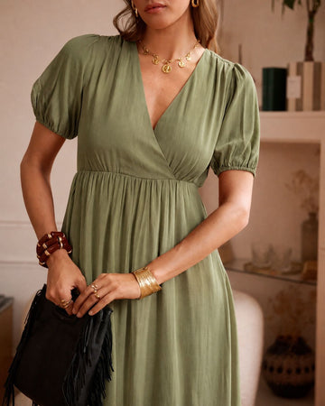 Rückenfreies Kleid mit Schleife