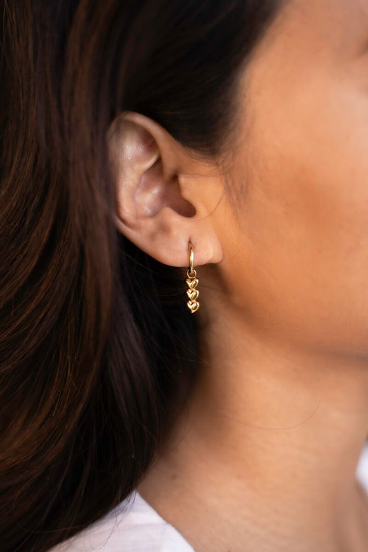 Ohrringe mit drei Herzen