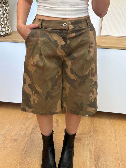 Camouflage Bermuda Shorts – Wide Leg