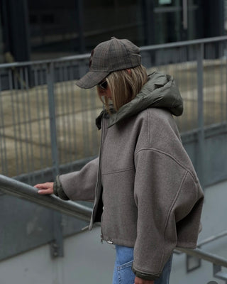 Kurzjacke mit Kapuze