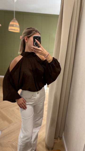 Off Shoulder Bluse
