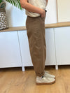 Ballonhose mit Nietengürtel