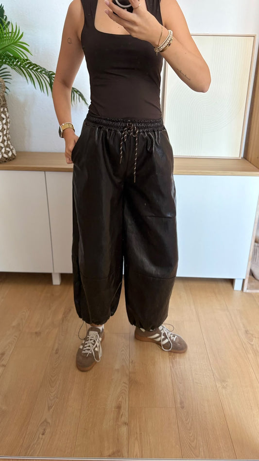 Vegane Lederhose mit Gummizug