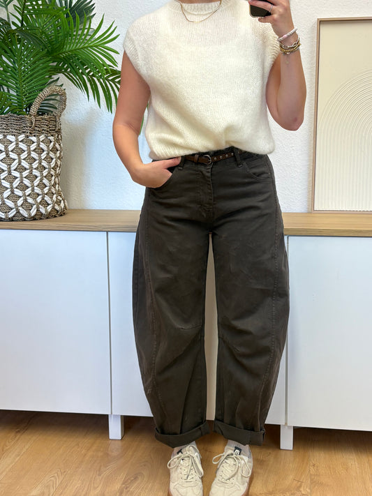 Ballonhose mit Nietengürtel
