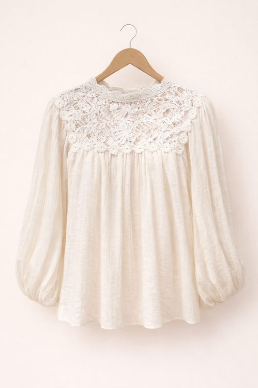 luftige Bluse mit Spitze