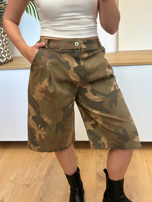 Camouflage Bermuda Shorts – Wide Leg