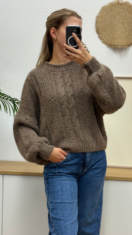 Pullover mit Zopfmuster