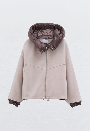 Jacke mit abnehmbarer Kapuze & Kontrastdetails
