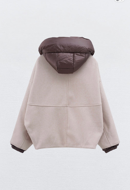Jacke mit abnehmbarer Kapuze & Kontrastdetails