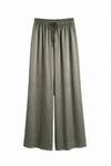 Olivefarbende Satinhose